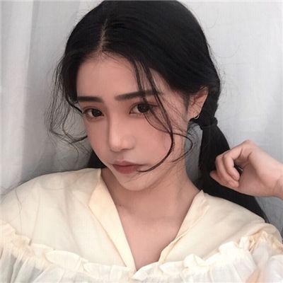 章子怡晒两个女儿照片，网友：大女儿和私下差别太大